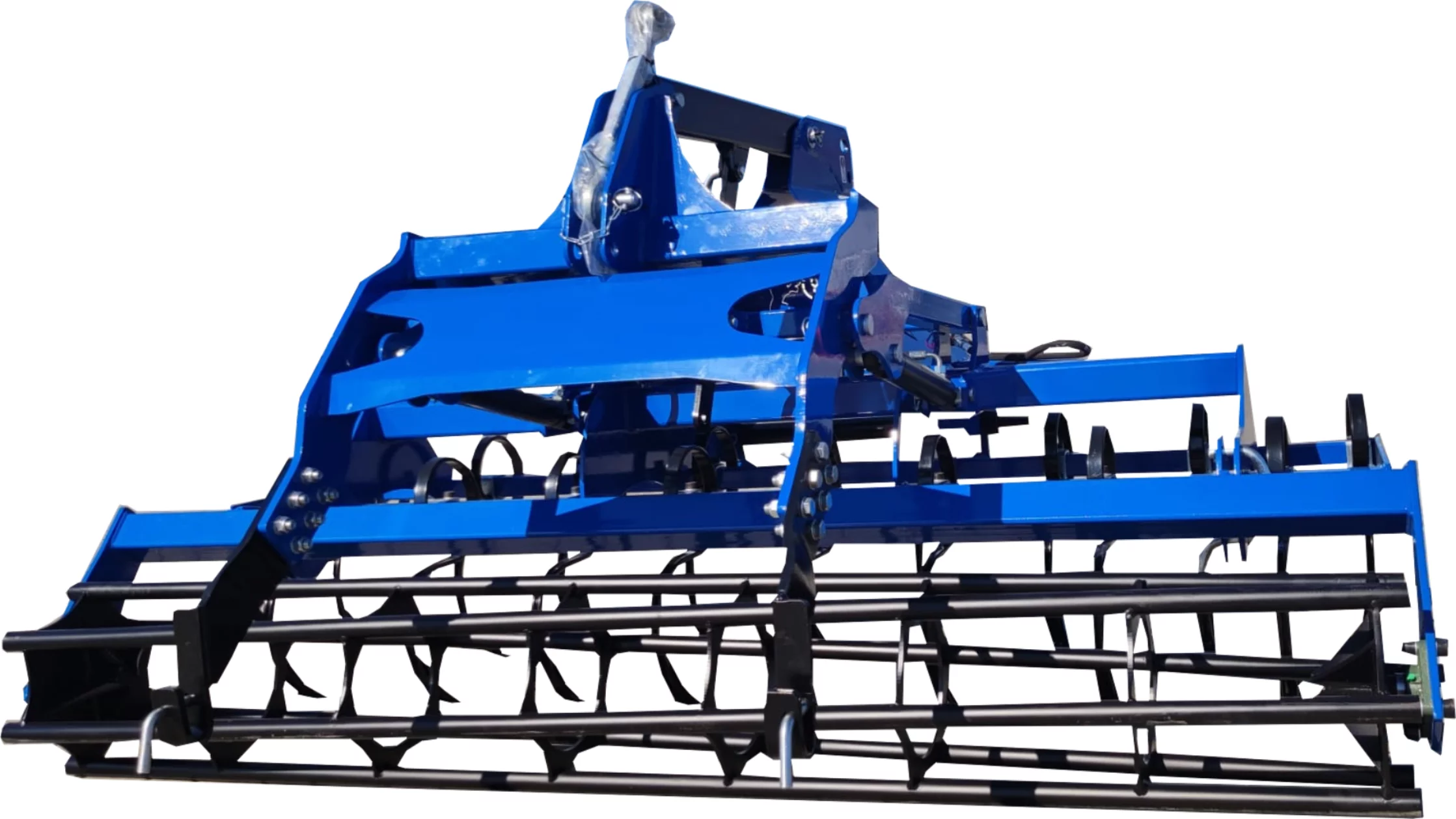 LION kultivator za obdelavo tal in sejanje